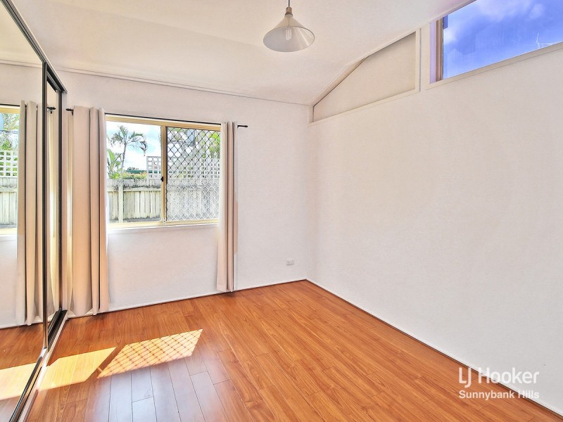 8 Chateau Street, Calamvale QLD 4116