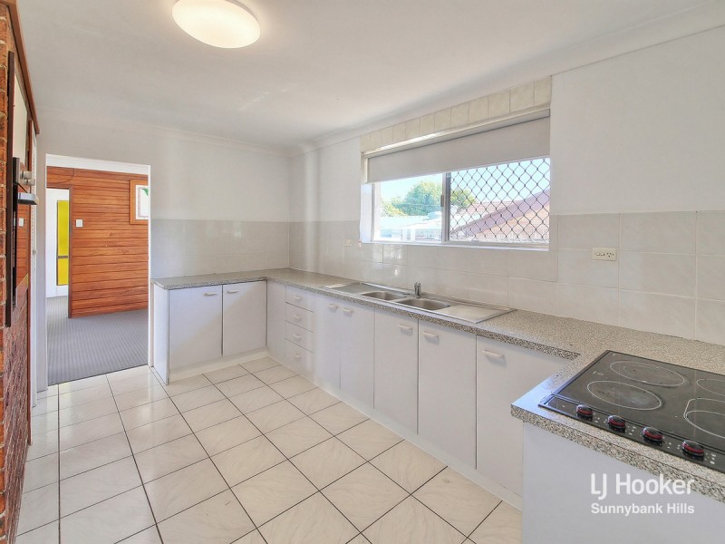 11 Saffron Street, Robertson QLD 4109
