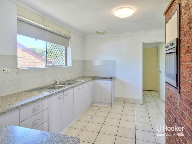 11 Saffron Street, Robertson QLD 4109