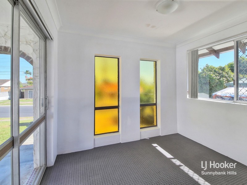 11 Saffron Street, Robertson QLD 4109