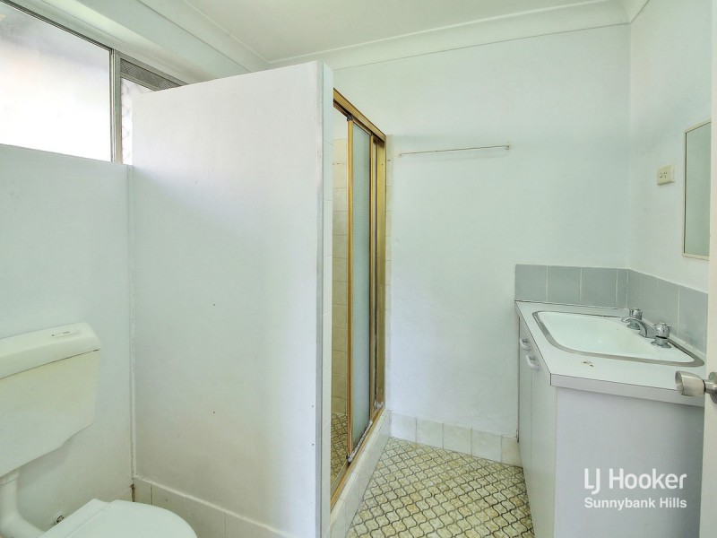 11 Saffron Street, Robertson QLD 4109