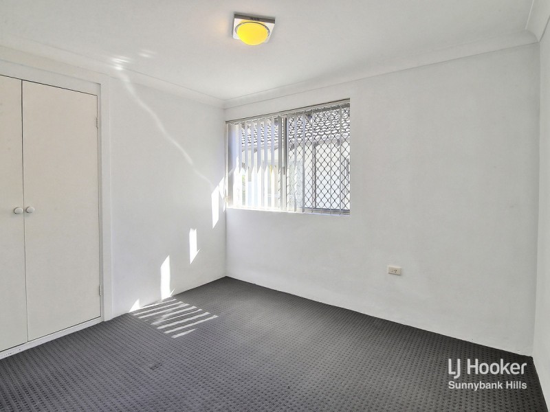 11 Saffron Street, Robertson QLD 4109