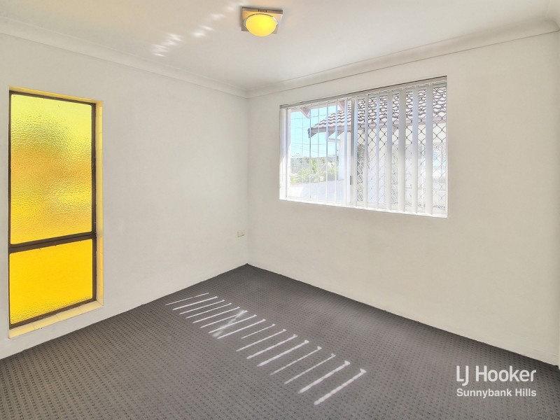 11 Saffron Street, Robertson QLD 4109