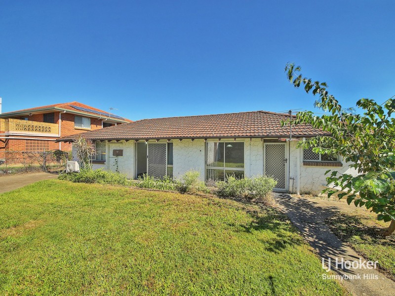 11 Saffron Street, Robertson QLD 4109