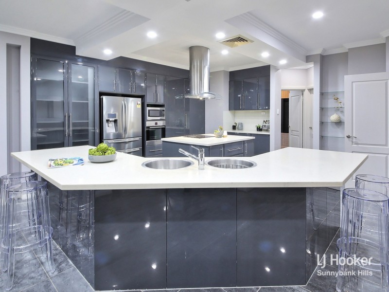 10 Willowleaf Close, Stretton QLD 4116