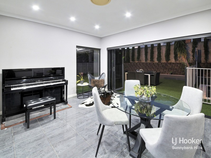 10 Willowleaf Close, Stretton QLD 4116