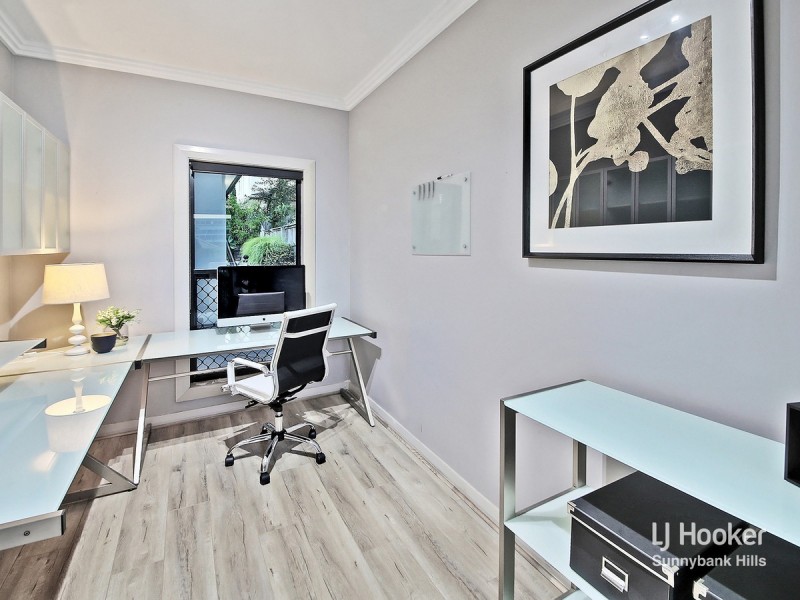 10 Willowleaf Close, Stretton QLD 4116