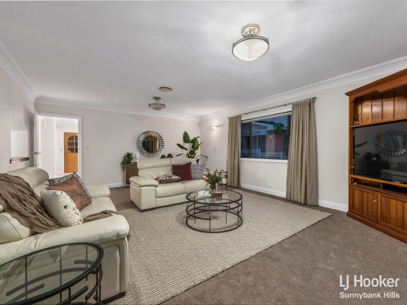 11 Cornflower Street, Mansfield QLD 4122