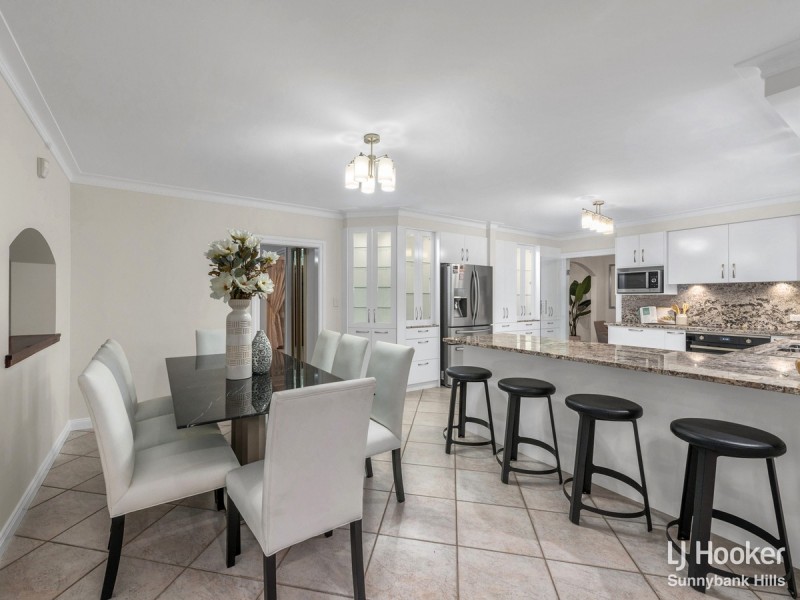 11 Cornflower Street, Mansfield QLD 4122