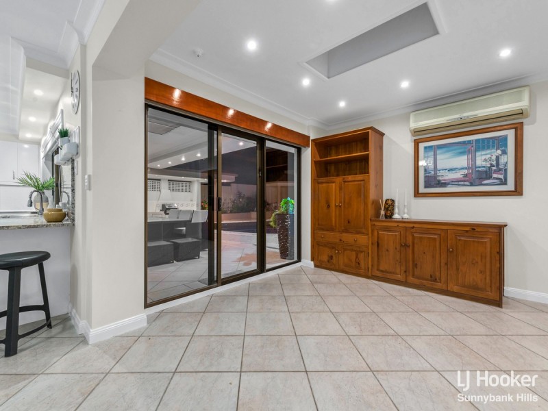 11 Cornflower Street, Mansfield QLD 4122