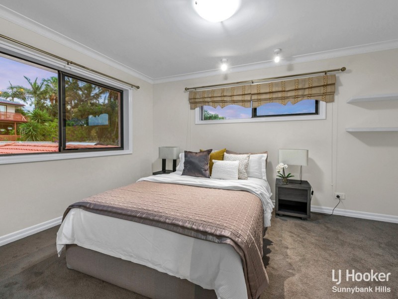 11 Cornflower Street, Mansfield QLD 4122