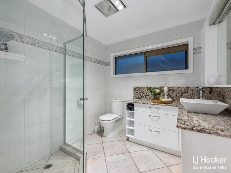 11 Cornflower Street, Mansfield QLD 4122