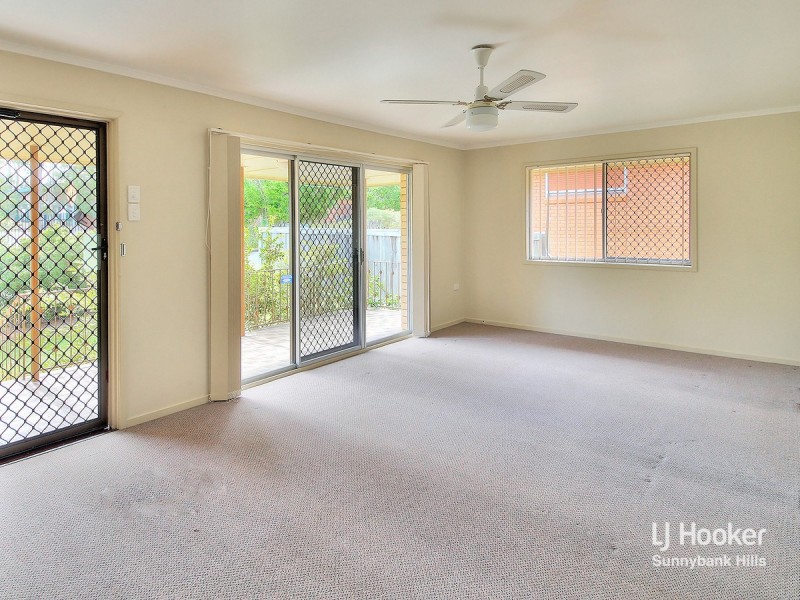 24 Blackwattle Street, Macgregor QLD 4109