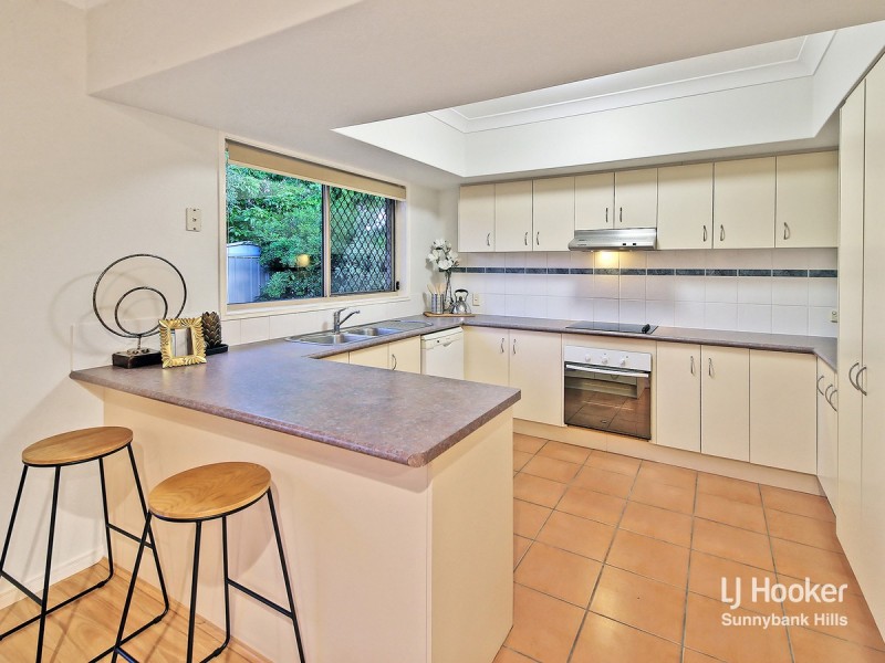 13 Coorong Place, Parkinson QLD 4115