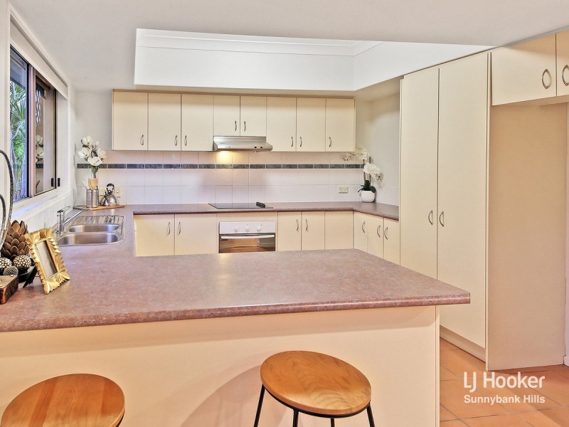 13 Coorong Place, Parkinson QLD 4115