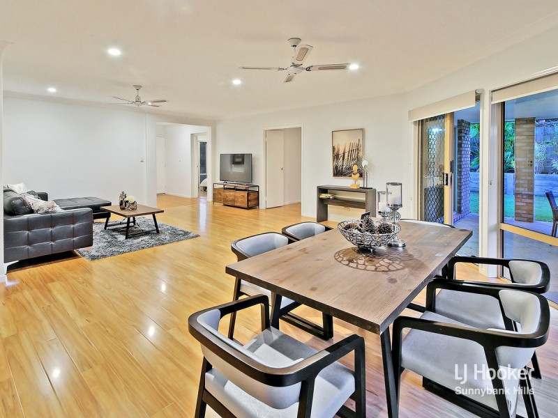13 Coorong Place, Parkinson QLD 4115
