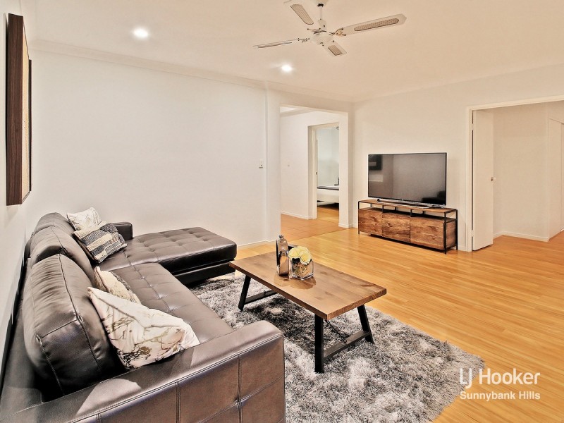 13 Coorong Place, Parkinson QLD 4115