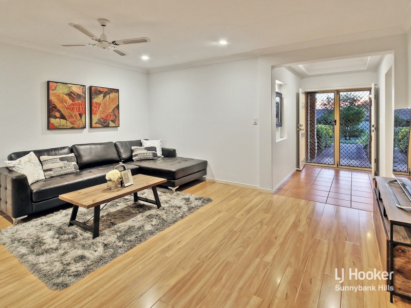 13 Coorong Place, Parkinson QLD 4115