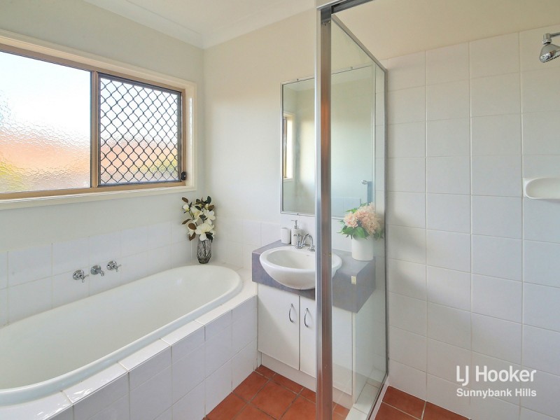 13 Coorong Place, Parkinson QLD 4115