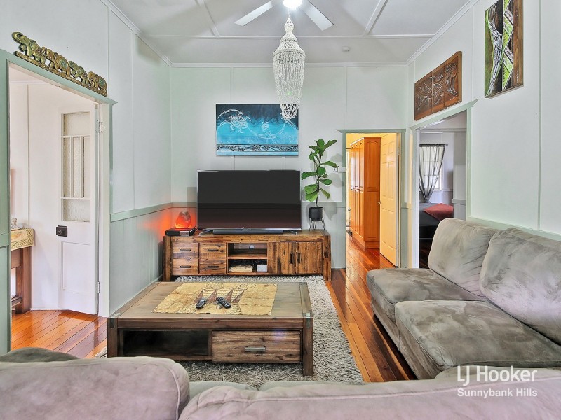 24 Laughlin Street, Kingston QLD 4114