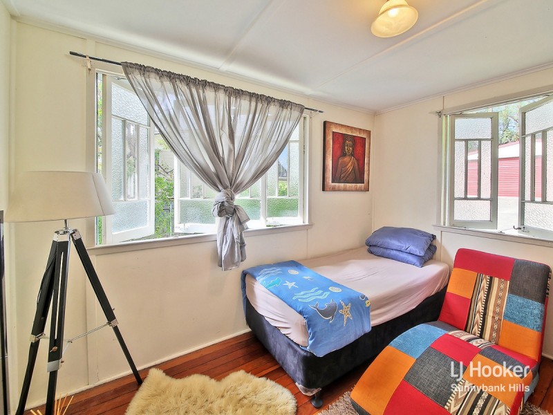 24 Laughlin Street, Kingston QLD 4114