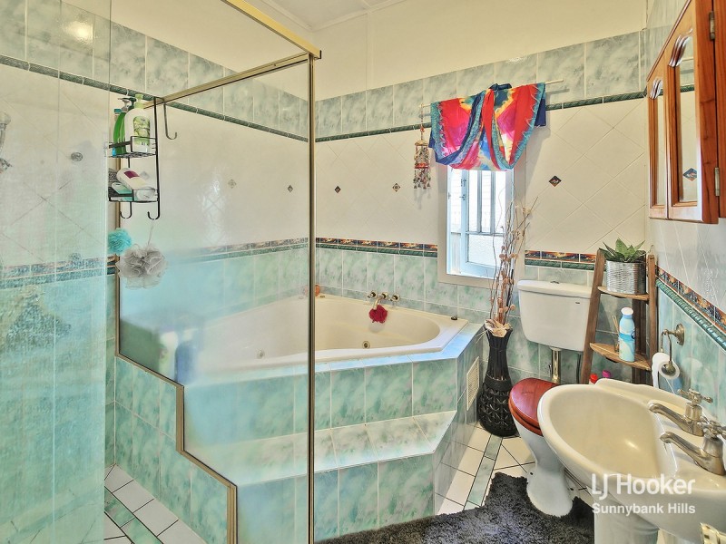 24 Laughlin Street, Kingston QLD 4114