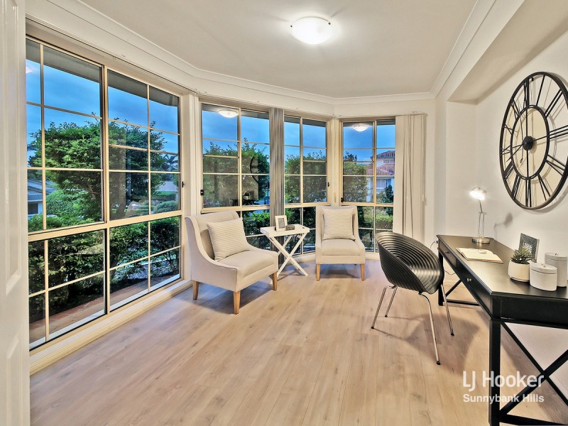16 Golden Rain Place, Stretton QLD 4116