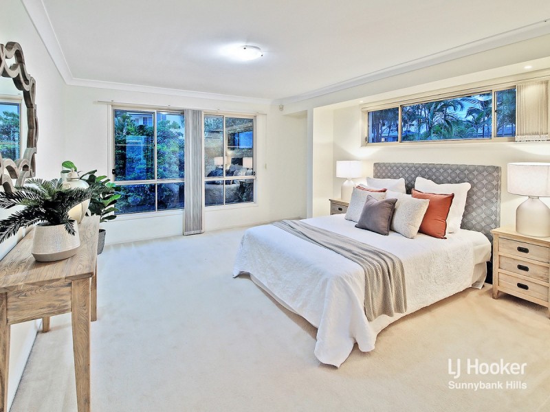16 Golden Rain Place, Stretton QLD 4116