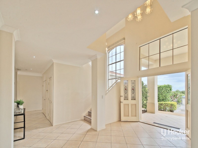 16 Golden Rain Place, Stretton QLD 4116