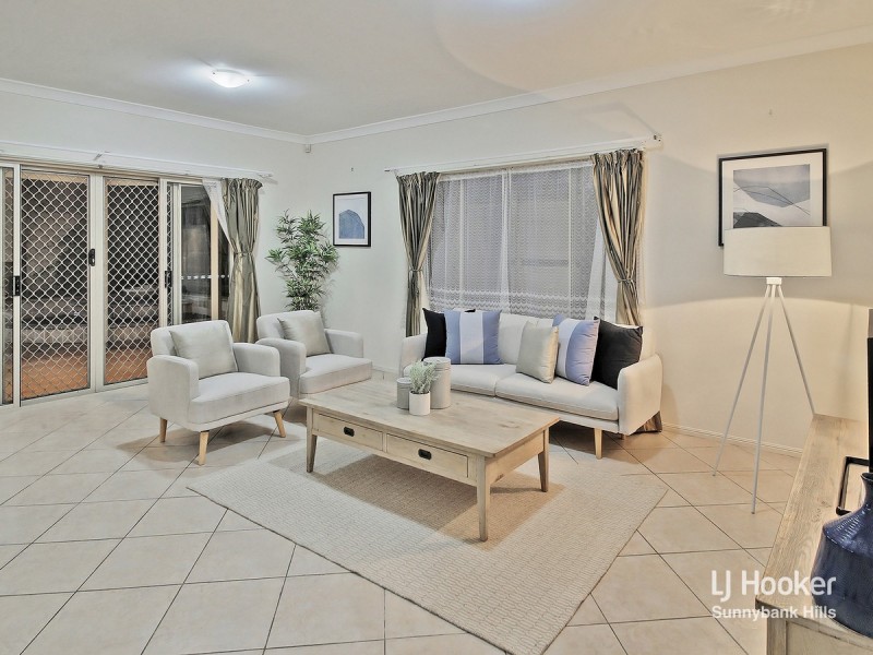 16 Golden Rain Place, Stretton QLD 4116