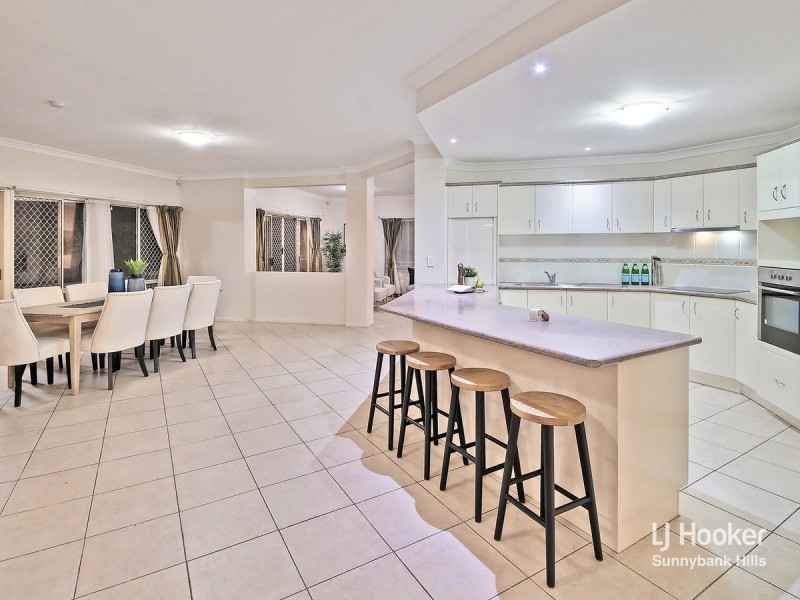 16 Golden Rain Place, Stretton QLD 4116