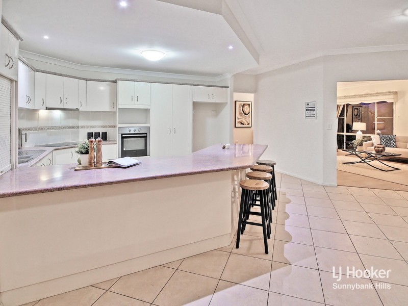 16 Golden Rain Place, Stretton QLD 4116