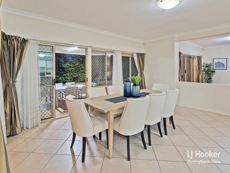 16 Golden Rain Place, Stretton QLD 4116