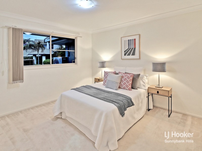 16 Golden Rain Place, Stretton QLD 4116