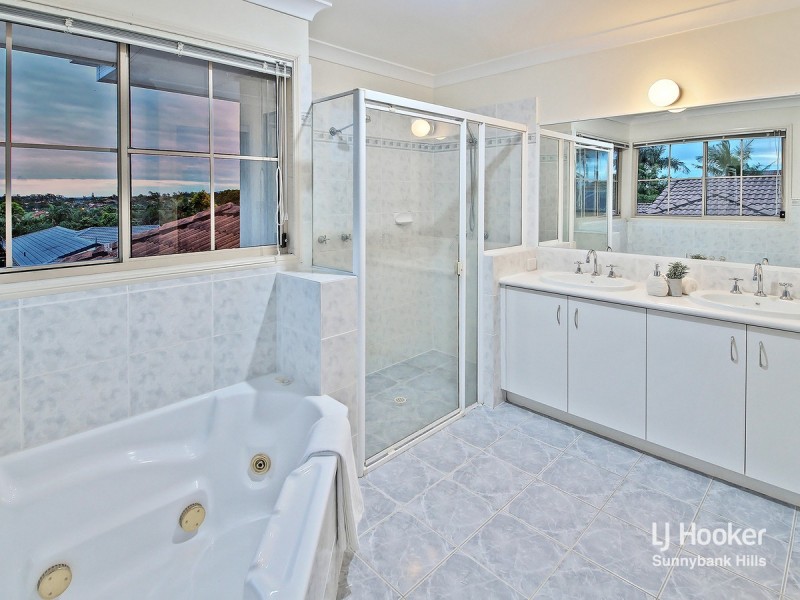 16 Golden Rain Place, Stretton QLD 4116