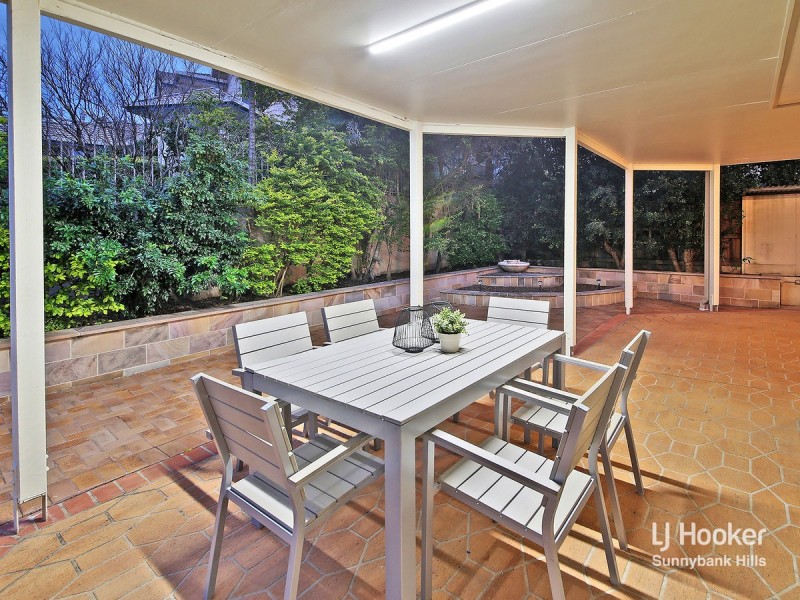 16 Golden Rain Place, Stretton QLD 4116