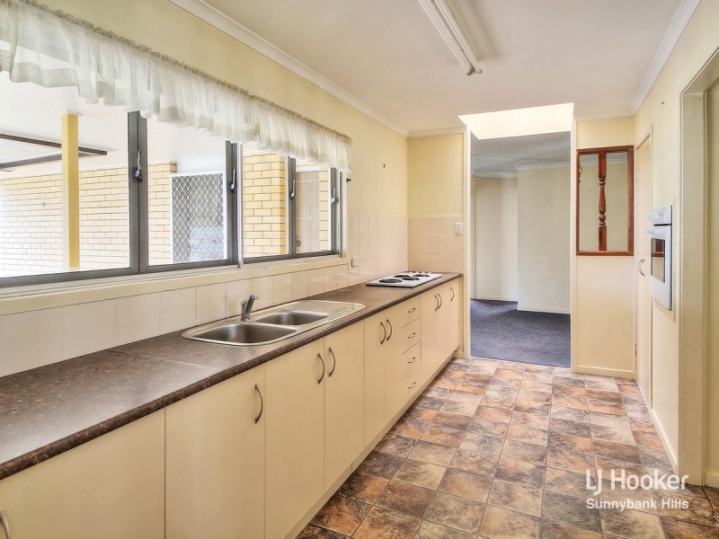 10 Fleetwood Street, Macgregor QLD 4109