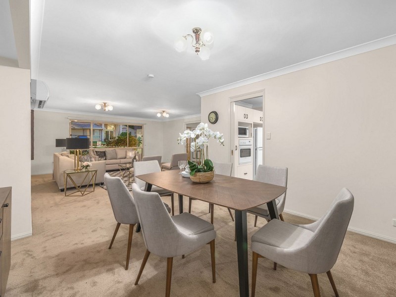 4 Lindeman Place, Eight Mile Plains QLD 4113