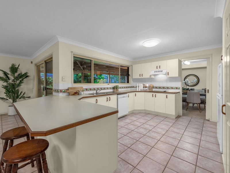 4 Lindeman Place, Eight Mile Plains QLD 4113