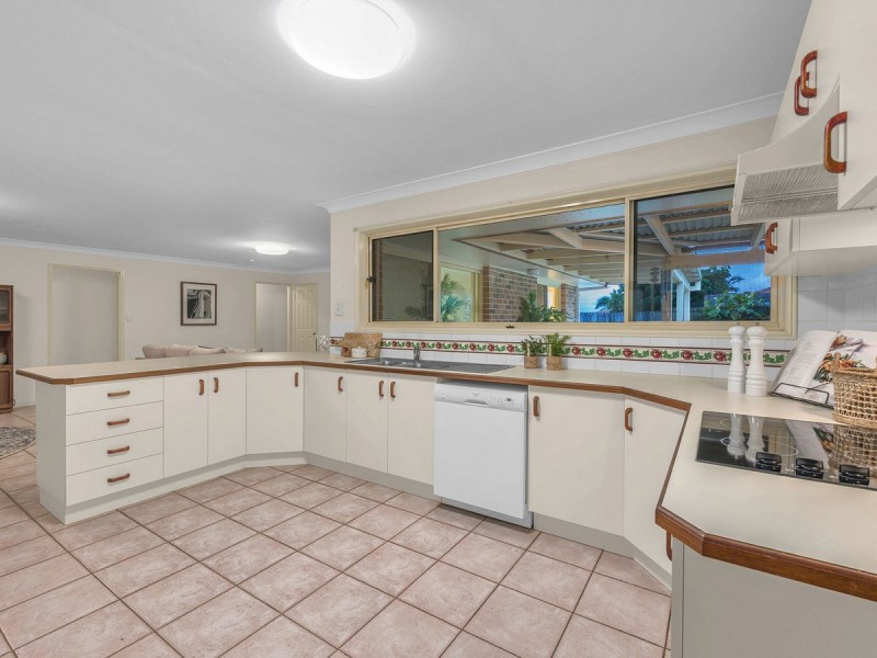 4 Lindeman Place, Eight Mile Plains QLD 4113