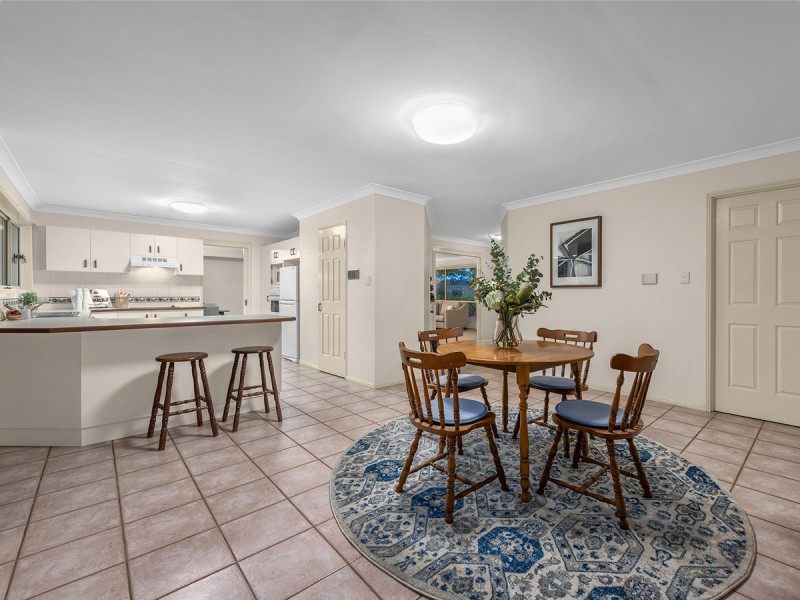 4 Lindeman Place, Eight Mile Plains QLD 4113