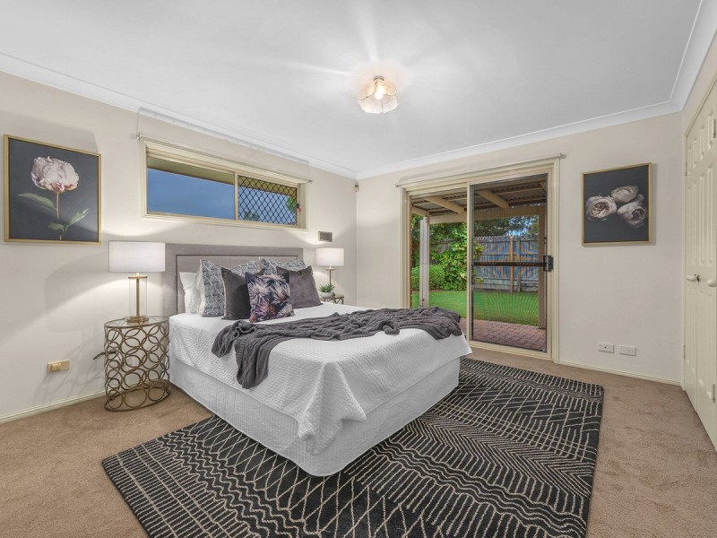 4 Lindeman Place, Eight Mile Plains QLD 4113