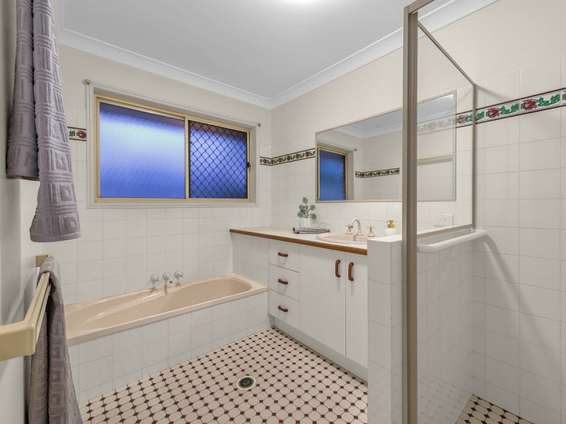 4 Lindeman Place, Eight Mile Plains QLD 4113