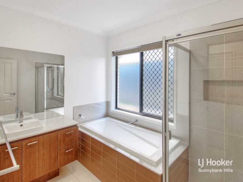 82 Valley Circuit, Kuraby QLD 4112