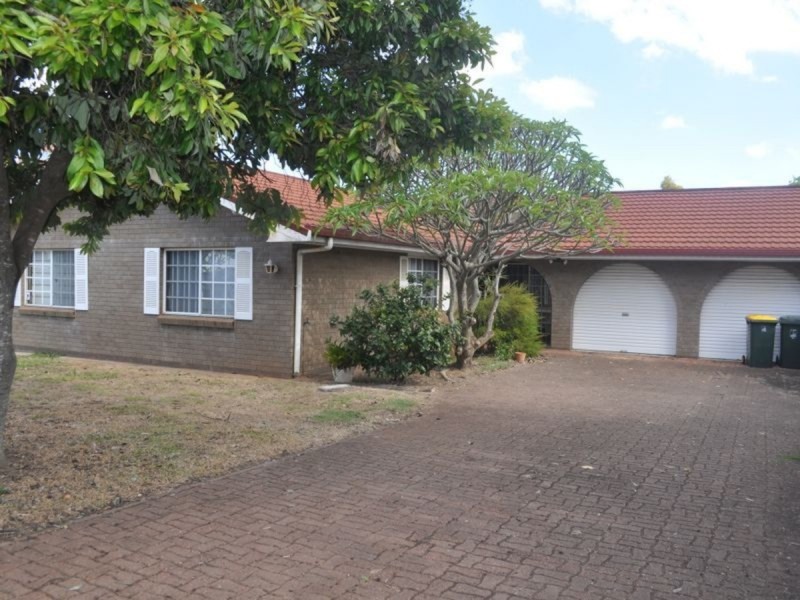 12 Cosmic Street, Robertson QLD 4109