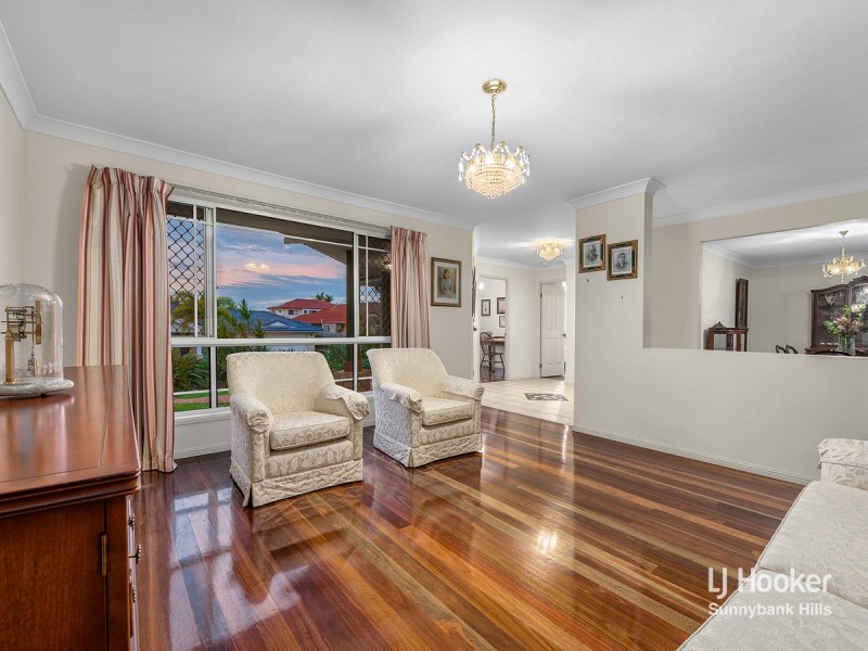 31 Cambridge Place, Wishart QLD 4122