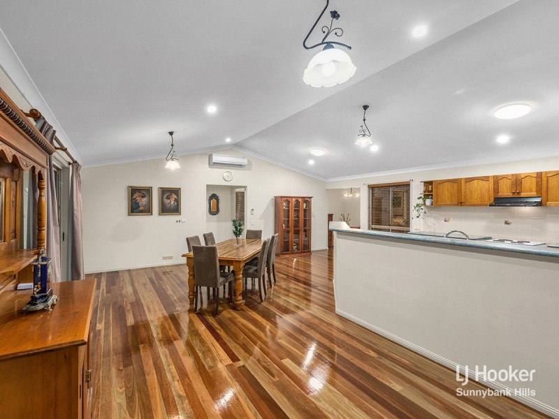 31 Cambridge Place, Wishart QLD 4122