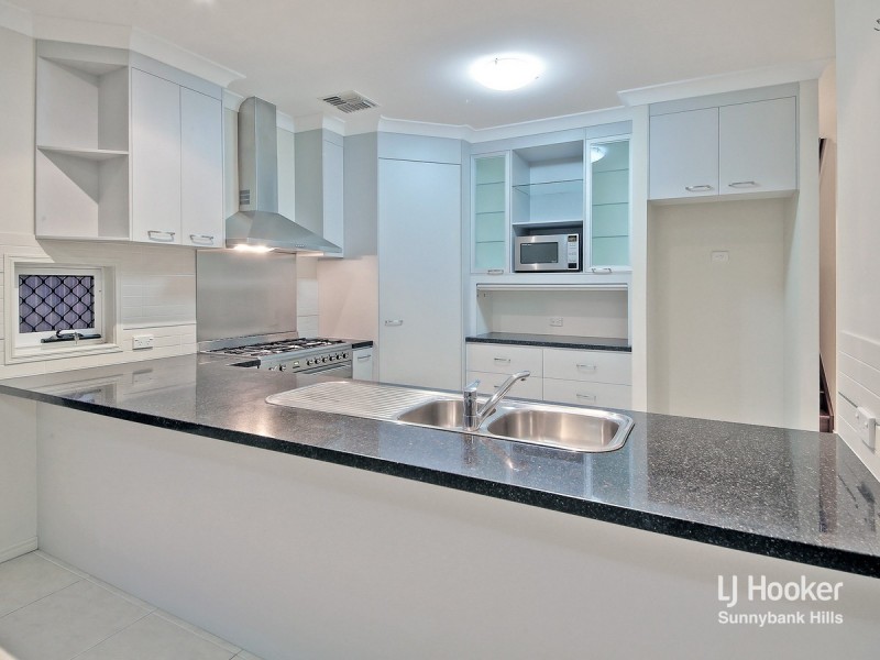 6 Gagarra Street, Eight Mile Plains QLD 4113