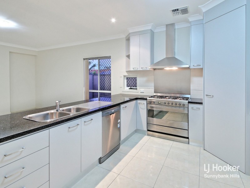 6 Gagarra Street, Eight Mile Plains QLD 4113