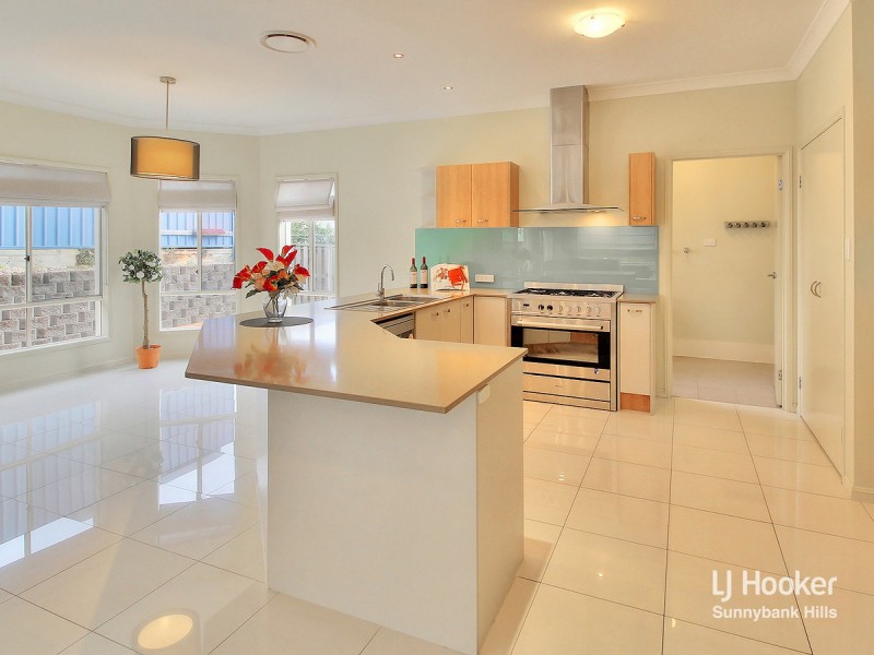 16 Henderson Street, Eight Mile Plains QLD 4113